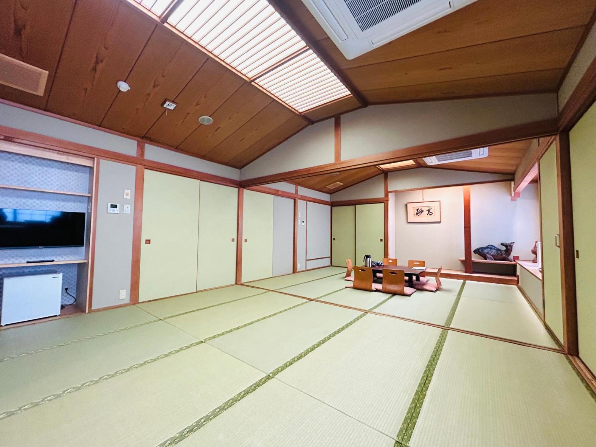 Hotel Takasago Коті Екстер'єр фото